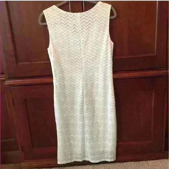 White Michael Taylor chevron design dress- size Medium - Picture 2 of 5